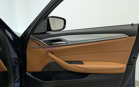 BMW 5 серия, 2018 год, 3 775 000 рублей, 25 фотография