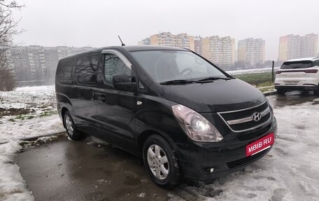 Hyundai Grand Starex Grand Starex I рестайлинг 2, 2010 год, 1 200 000 рублей, 2 фотография