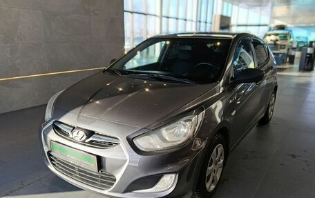 Hyundai Solaris II рестайлинг, 2011 год, 599 000 рублей, 1 фотография