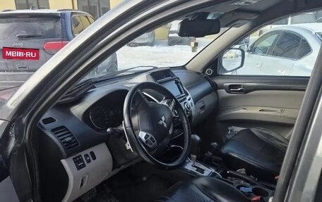 Mitsubishi Pajero Sport II рестайлинг, 2014 год, 1 400 000 рублей, 2 фотография