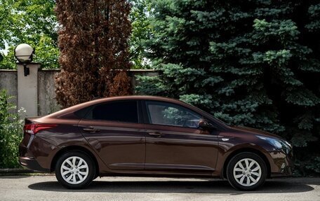 Hyundai Solaris II рестайлинг, 2021 год, 1 580 000 рублей, 4 фотография