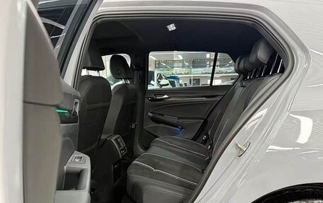 Volkswagen Golf VIII, 2023 год, 2 200 000 рублей, 11 фотография