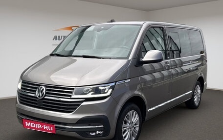 Volkswagen Multivan T6 рестайлинг, 2023 год, 5 395 000 рублей, 2 фотография