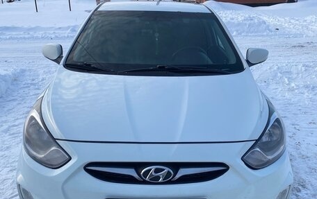 Hyundai Solaris II рестайлинг, 2012 год, 800 000 рублей, 5 фотография