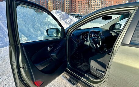 Hyundai ix35 I рестайлинг, 2010 год, 890 000 рублей, 14 фотография