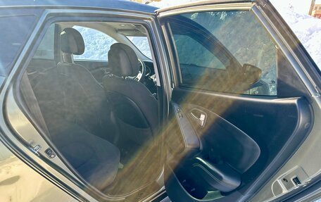 Hyundai ix35 I рестайлинг, 2010 год, 890 000 рублей, 18 фотография