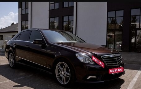 Mercedes-Benz E-Класс, 2011 год, 1 720 000 рублей, 2 фотография