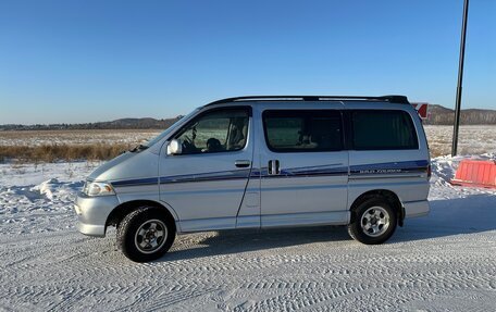 Toyota Regius, 1999 год, 850 000 рублей, 2 фотография