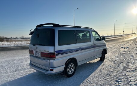 Toyota Regius, 1999 год, 850 000 рублей, 4 фотография