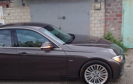 BMW 3 серия, 2012 год, 1 900 000 рублей, 3 фотография