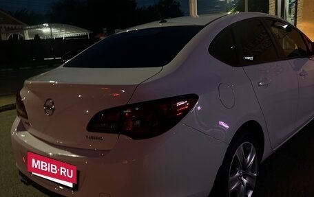 Opel Astra J, 2013 год, 750 000 рублей, 4 фотография