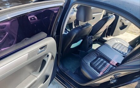 Volkswagen Jetta VI, 2011 год, 750 000 рублей, 7 фотография