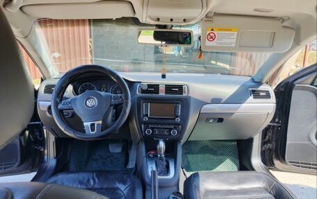 Volkswagen Jetta VI, 2011 год, 750 000 рублей, 6 фотография