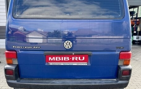 Volkswagen Transporter T4, 2003 год, 1 050 000 рублей, 4 фотография