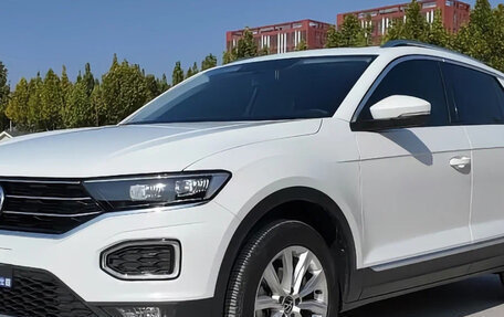 Volkswagen T-Roc I, 2022 год, 1 957 000 рублей, 3 фотография