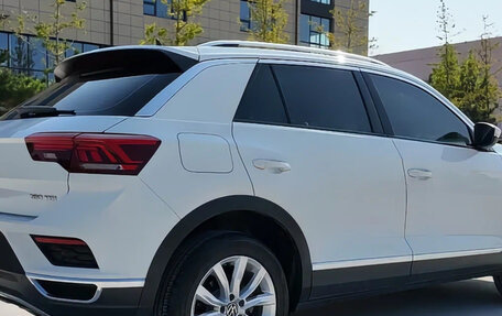 Volkswagen T-Roc I, 2022 год, 1 957 000 рублей, 5 фотография