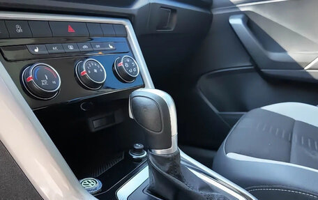 Volkswagen T-Roc I, 2022 год, 1 957 000 рублей, 9 фотография