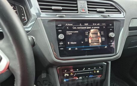 Volkswagen Tiguan II, 2021 год, 4 000 000 рублей, 10 фотография