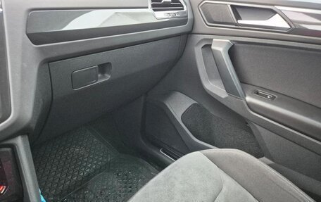 Volkswagen Tiguan II, 2021 год, 4 000 000 рублей, 21 фотография