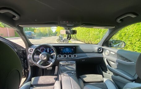 Mercedes-Benz E-Класс, 2020 год, 4 000 000 рублей, 11 фотография