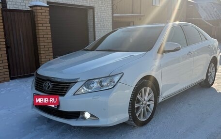 Toyota Camry, 2014 год, 1 850 000 рублей, 2 фотография