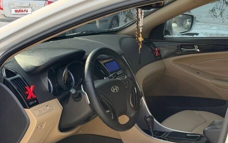 Hyundai Sonata VI, 2010 год, 1 050 000 рублей, 12 фотография