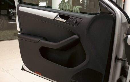 Volkswagen Jetta VI, 2017 год, 1 295 000 рублей, 12 фотография