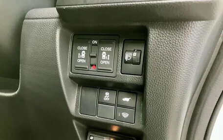 Honda Stepwgn, 2022 год, 2 727 000 рублей, 10 фотография