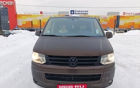 Volkswagen Multivan T5, 2011 год, 2 100 000 рублей, 2 фотография