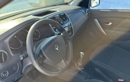 Renault Logan II, 2015 год, 950 000 рублей, 4 фотография