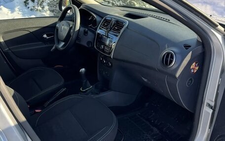 Renault Logan II, 2015 год, 950 000 рублей, 7 фотография