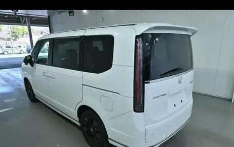 Honda Stepwgn, 2022 год, 2 634 000 рублей, 2 фотография