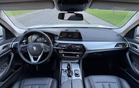 BMW 5 серия, 2018 год, 2 450 000 рублей, 11 фотография