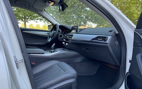 BMW 5 серия, 2018 год, 2 450 000 рублей, 13 фотография