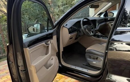 Volkswagen Touareg III, 2018 год, 5 000 000 рублей, 3 фотография