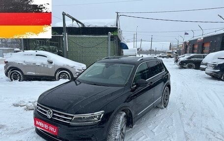 Volkswagen Tiguan II, 2018 год, 2 950 000 рублей, 3 фотография
