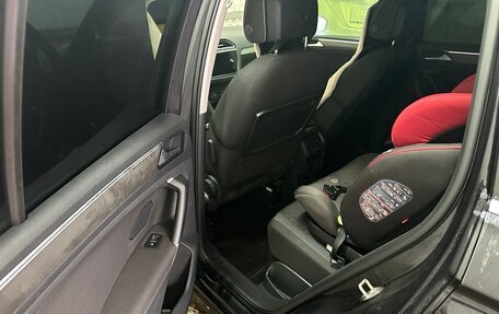 Volkswagen Tiguan II, 2018 год, 2 950 000 рублей, 16 фотография