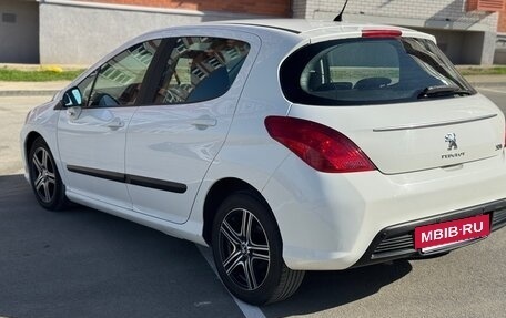 Peugeot 308 II, 2011 год, 399 999 рублей, 2 фотография