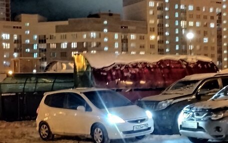 Honda Fit III, 2003 год, 350 000 рублей, 2 фотография