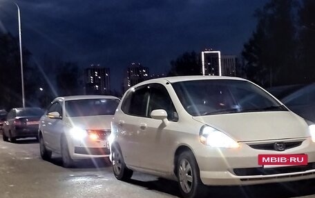 Honda Fit III, 2003 год, 350 000 рублей, 13 фотография