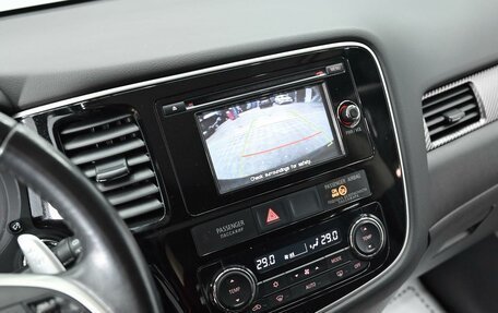 Mitsubishi Outlander III рестайлинг 3, 2015 год, 1 355 000 рублей, 11 фотография