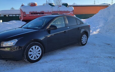 Chevrolet Cruze II, 2010 год, 585 000 рублей, 5 фотография