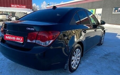 Chevrolet Cruze II, 2010 год, 585 000 рублей, 4 фотография