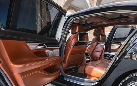 BMW 7 серия, 2016 год, 4 080 000 рублей, 11 фотография