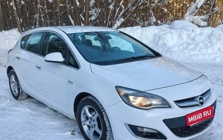 Opel Astra J, 2013 год, 1 300 000 рублей, 3 фотография