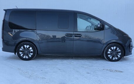 Hyundai Staria, 2022 год, 5 200 000 рублей, 4 фотография