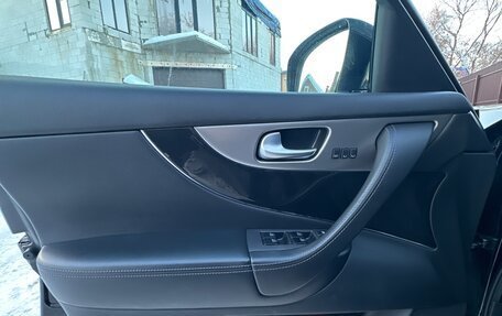 Infiniti QX70, 2014 год, 1 300 000 рублей, 9 фотография