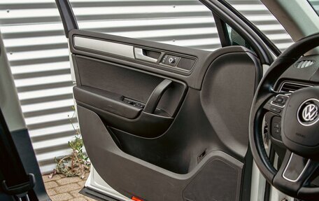 Volkswagen Touareg III, 2014 год, 1 995 000 рублей, 12 фотография