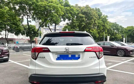 Honda Vezel, 2021 год, 1 199 000 рублей, 3 фотография