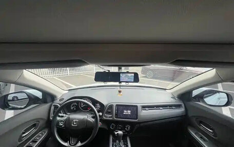 Honda Vezel, 2021 год, 1 199 000 рублей, 6 фотография